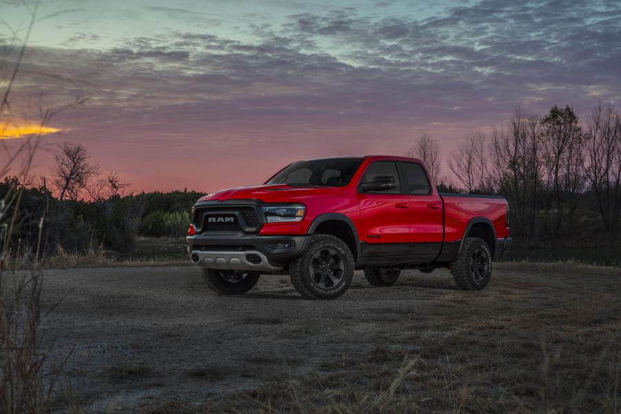  Dodge Ram 1500 Rebel Quad Cab (DT) 2018 года  (фото 6 из 36)